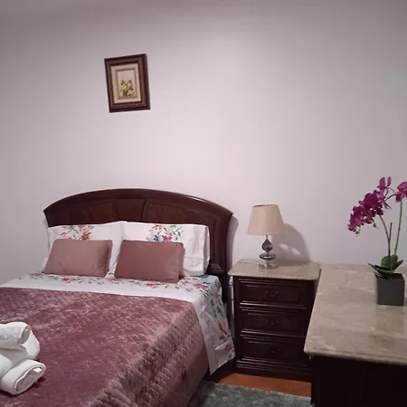 בית נופש Moradia Meca - Casas Ferias נאזרה